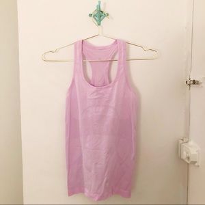 Lululemon Swiftly lilac tank.